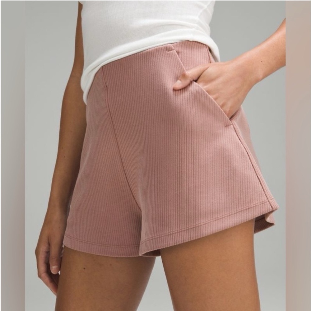 Lululemon Ribbed Softstreme High Rise Short Twilight Rose 8 NWT - Picture 3 of 10